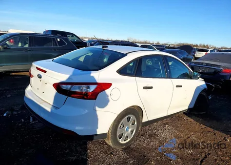 2012 Ford Focus S z USA, uszkodzony, nr VIN 1FAHP3E21CL156423